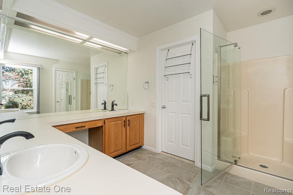 619 Whitney Drive, Rochester Hills, MI 48307 — Photo 31
