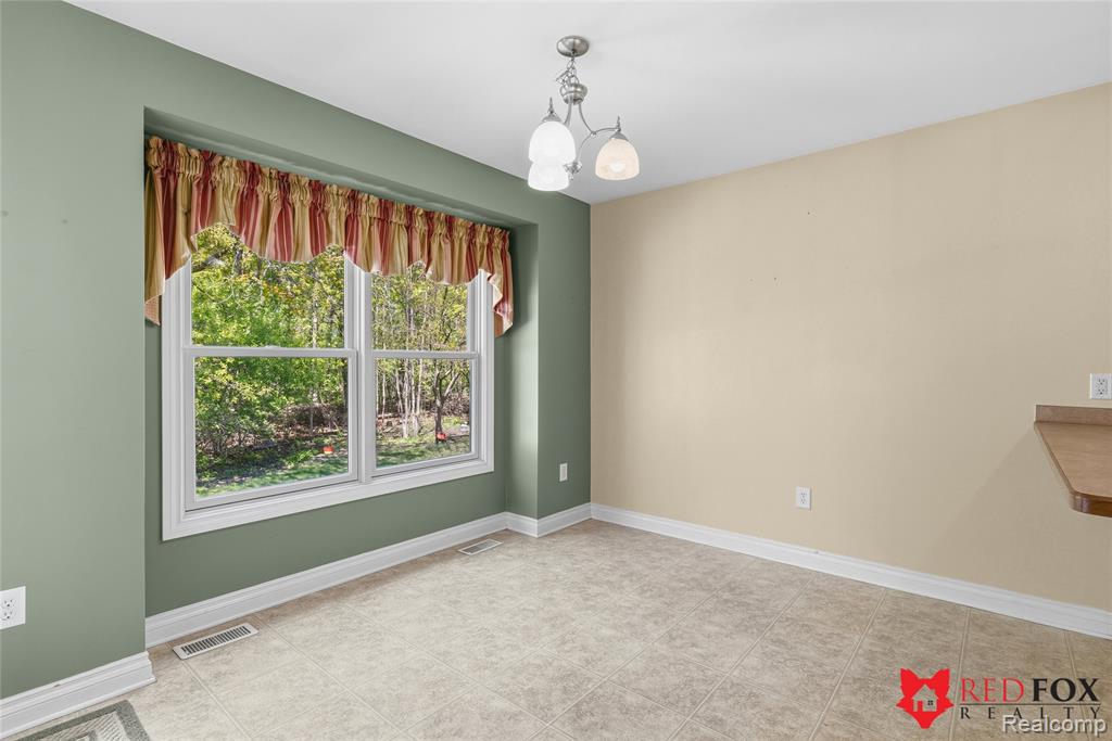 1199 Creek View Court, Burton, MI 48509 — Photo 20