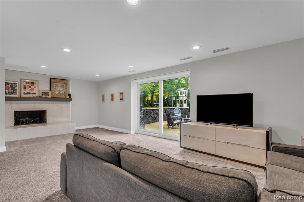 6736 Timber Ridge Drive, Bloomfield Hills, MI 48301 — Photo 13