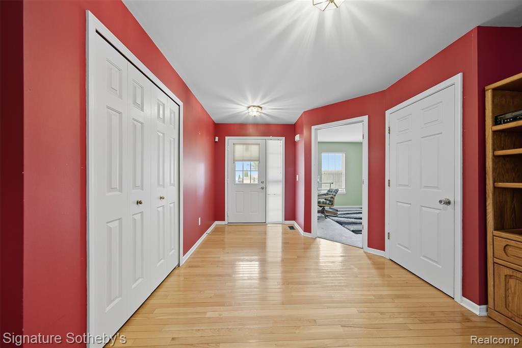 6833 Sadie Lane, Belleville, MI 48111 — Photo 7