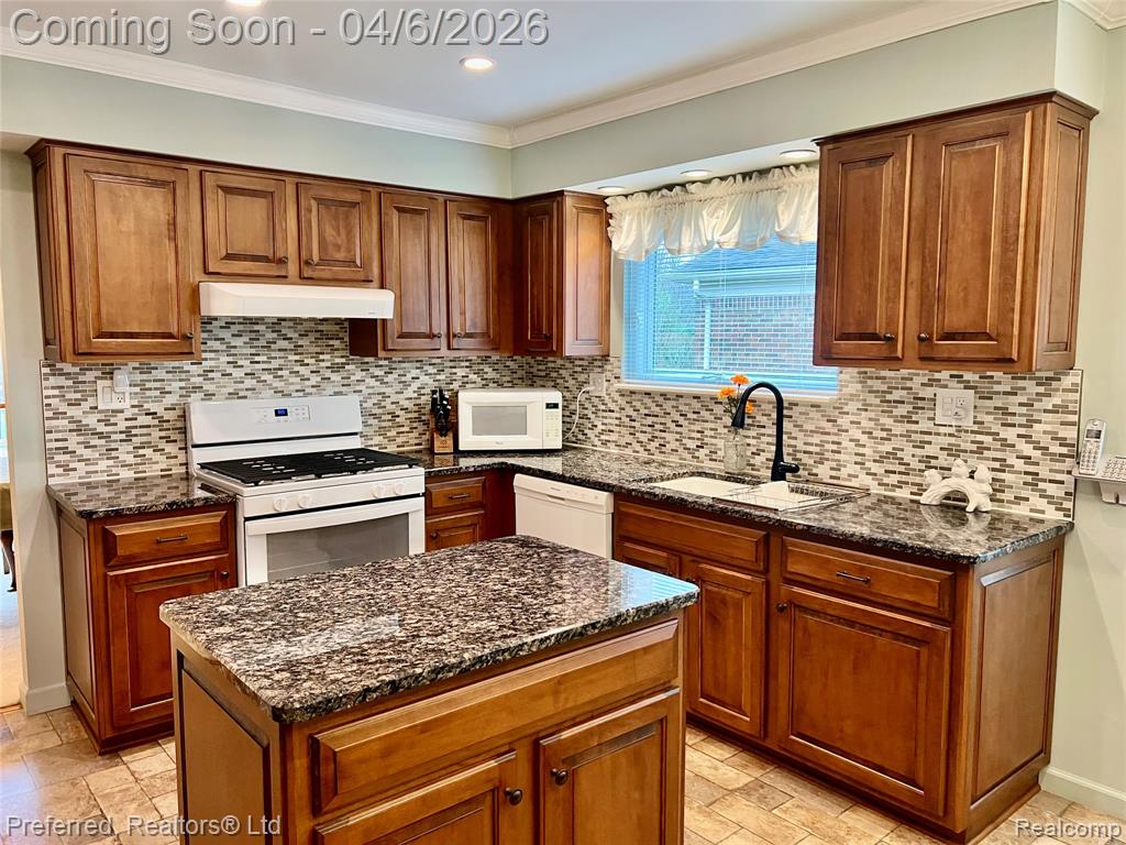 8370 Elmhurst Street, Canton, MI 48187 — Photo 11