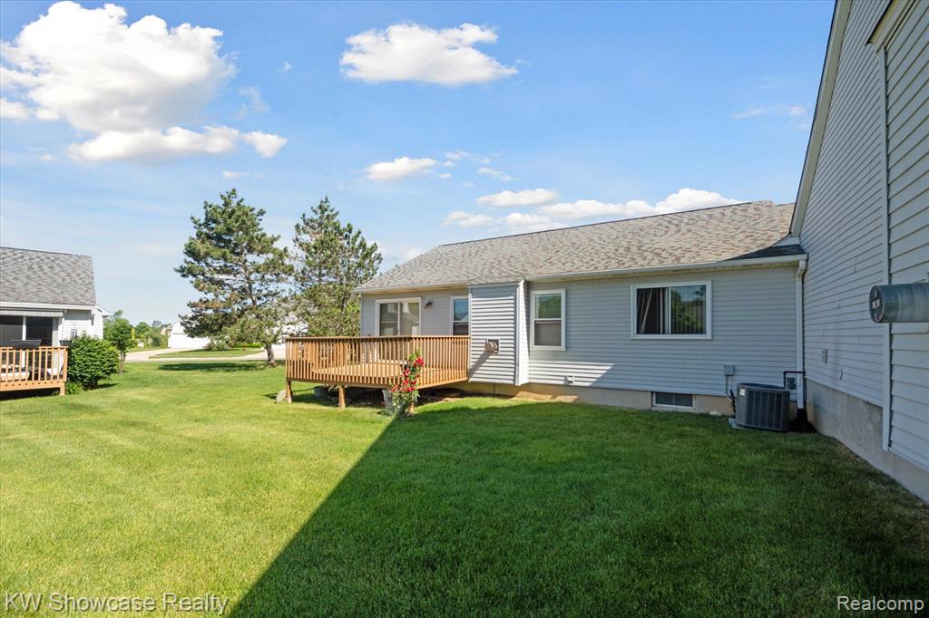 730 CHALLENGING Trail, South Lyon, MI 48178 — Photo 30