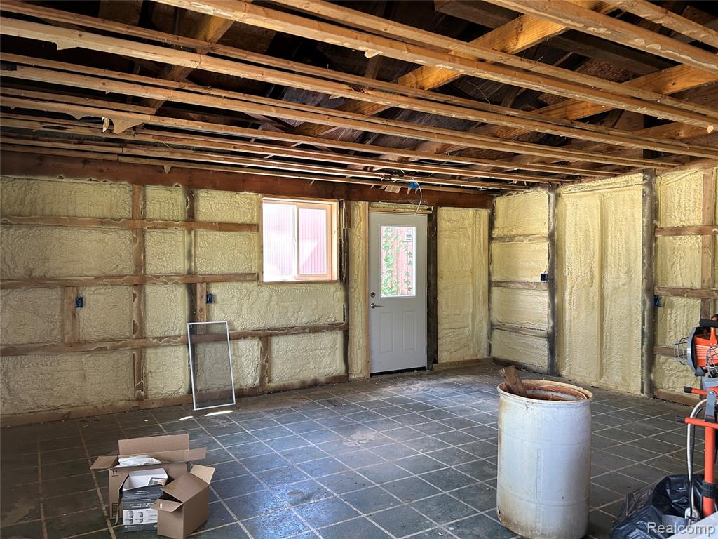 16465 Almont, Allenton, MI 48002 — Photo 18