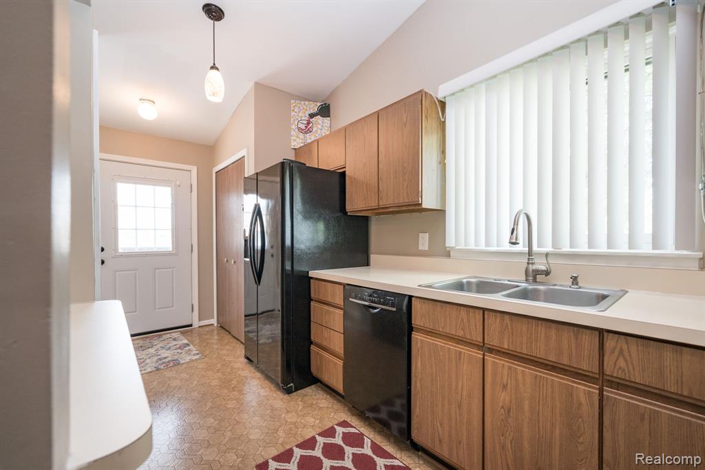 61957 Ticonderoga Drive, 1, South Lyon, MI 48178 — Photo 17