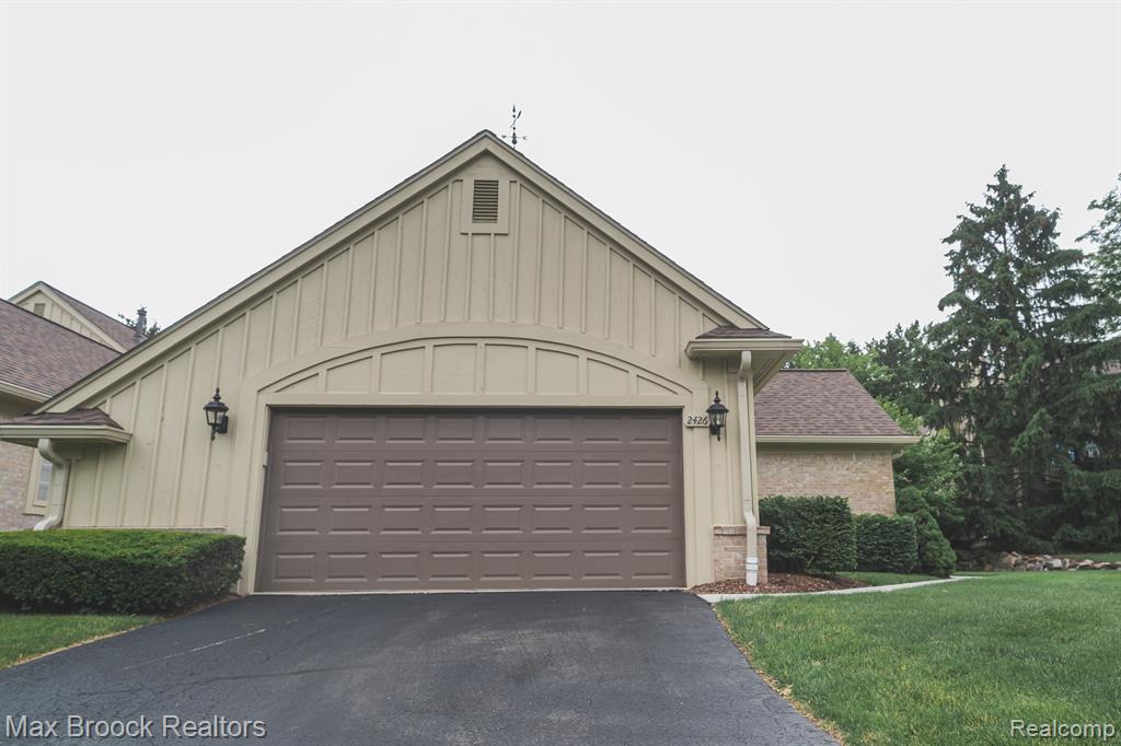 2426 HICKORY GLEN Drive, Bloomfield Hills, MI 48304 — Photo 3