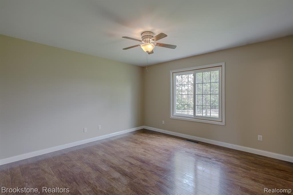 4289 Covey Lane, Grand Blanc, MI 48439 — Photo 38