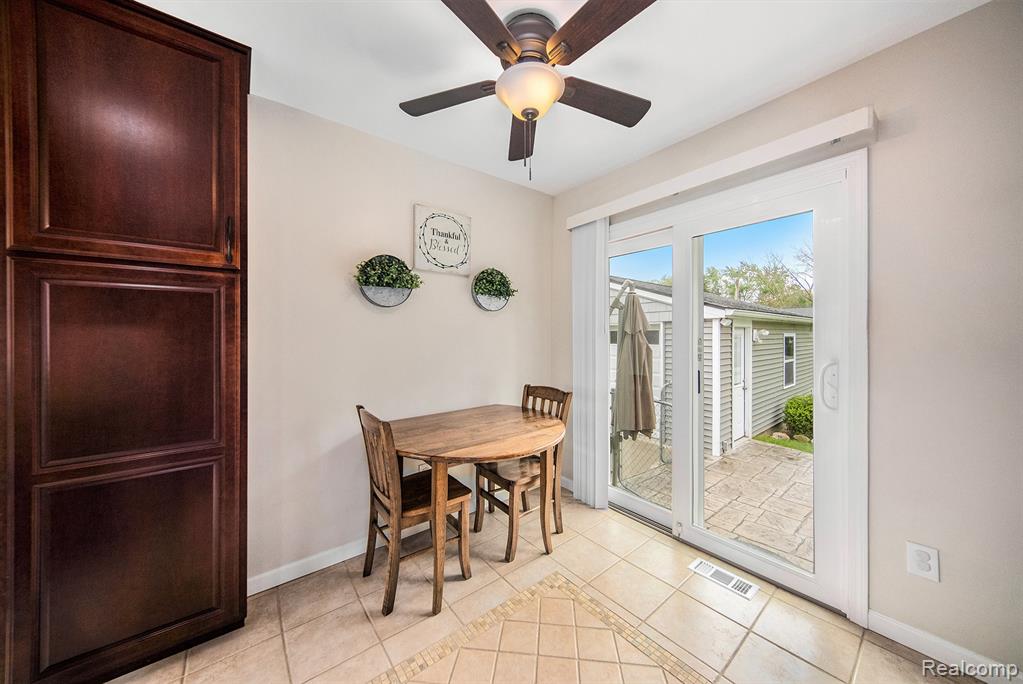 820 Devonshire Boulevard, Brighton, MI 48116 — Photo 9