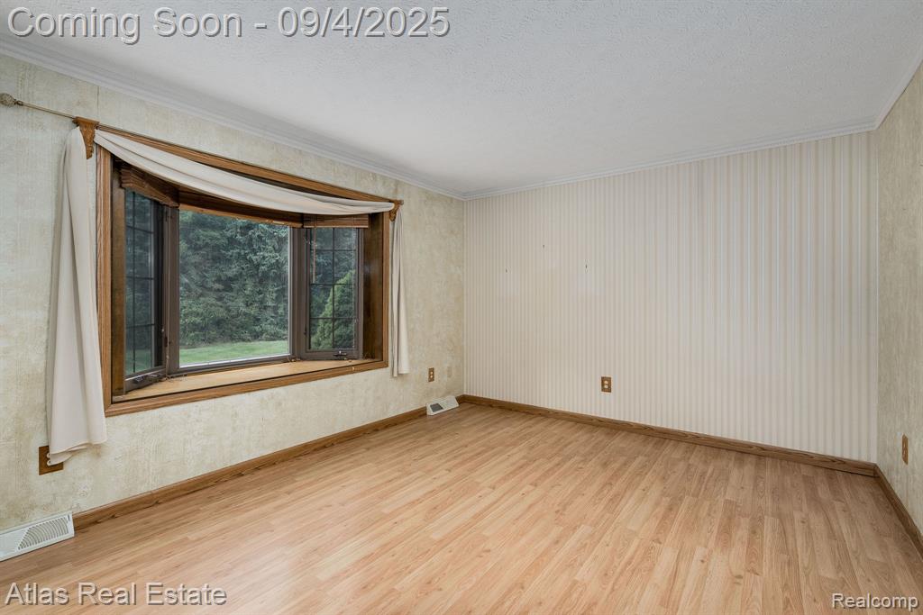 8557 Henderson Road, Goodrich Vlg, MI — Photo 16