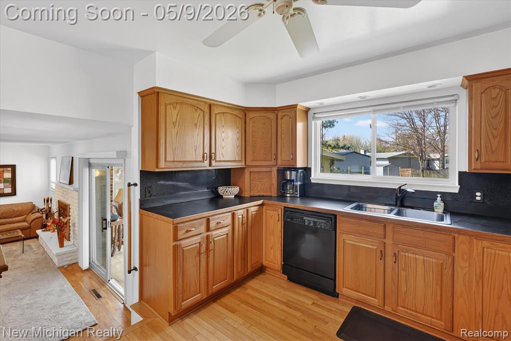 4291 HallMark Court, Flint, MI 48532 — Photo 15