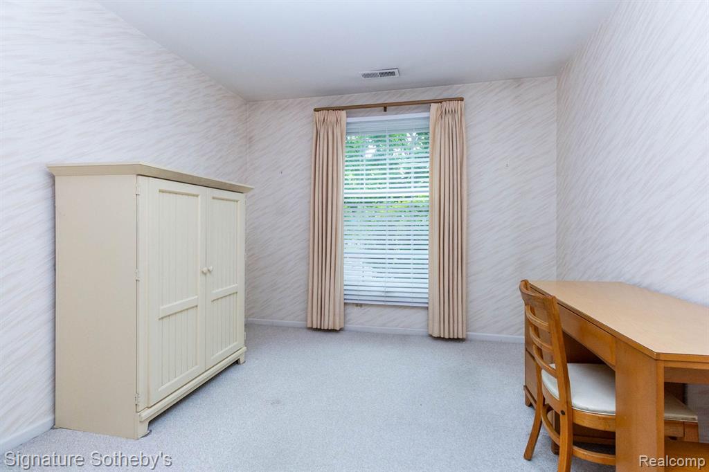 19710 W 13 Mile Road, 101, Beverly Hills, MI 48025 — Photo 26