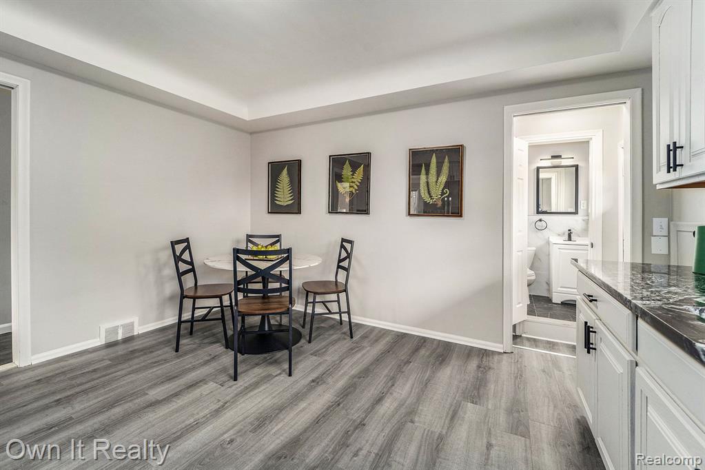 5972 MCMILLAN Street, Dearborn Heights, MI 48127 — Photo 9