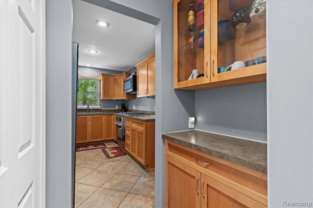 15403 MAXWELL Avenue, Plymouth, MI 48170 — Photo 17