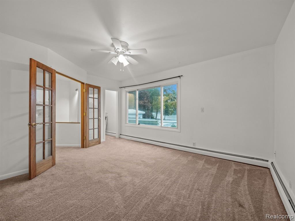 414 S SHOREWOOD Court, Lake Orion, MI 48362 — Photo 13