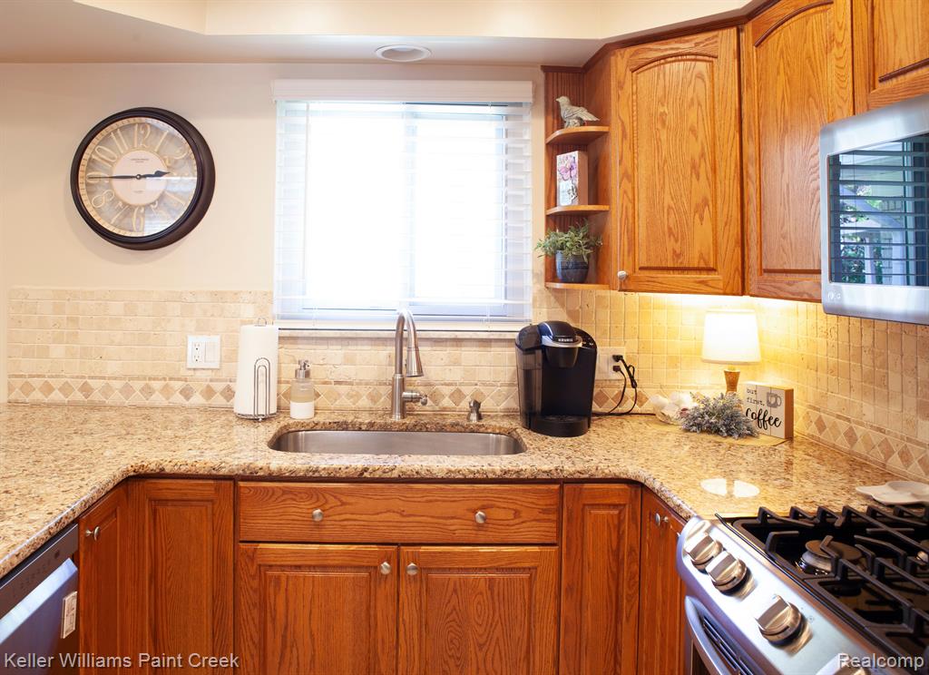 4621 REGENCY Drive, Shelby Twp, MI 48316 — Photo 17