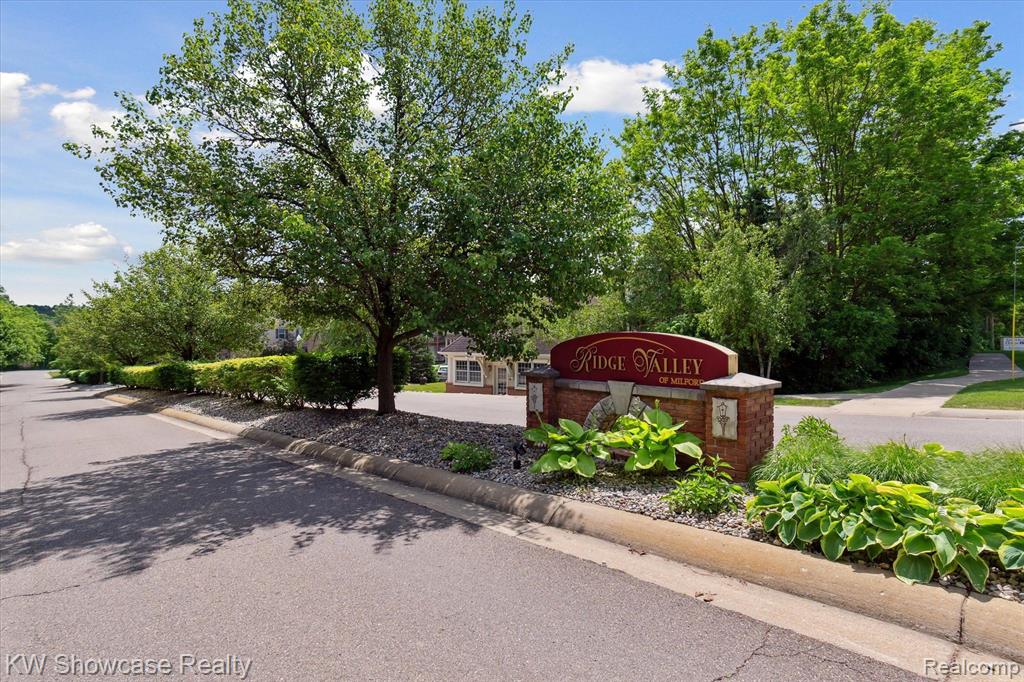 540 NAPA VALLEY Drive, Milford, MI 48381 — Photo 38