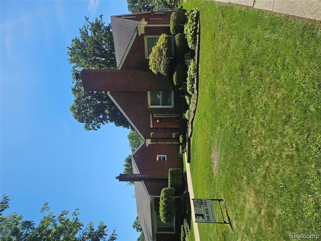 20296 Damman Street, Harper Woods, MI 48225