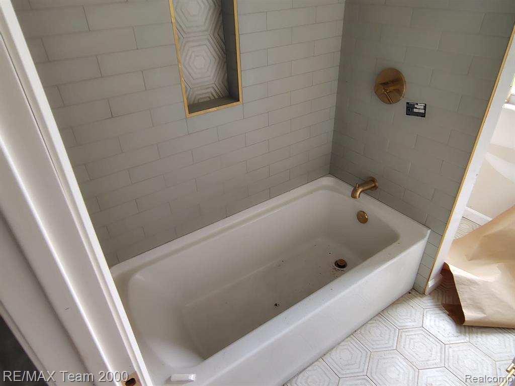 2492 Townsend Street, Detroit, MI 48214 — Photo 13