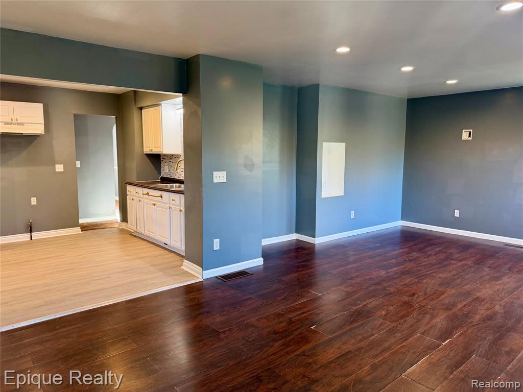 4405 Pengelly Road, Flint, MI 48507 — Photo 9