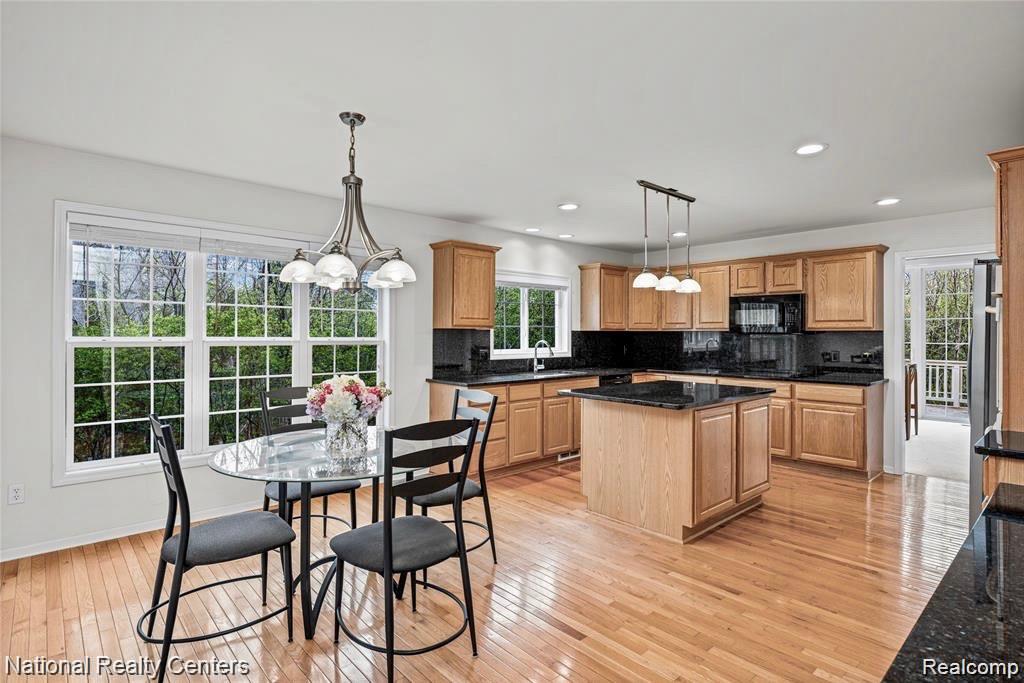 8521 Brewster, Canton, MI 48187 — Photo 15