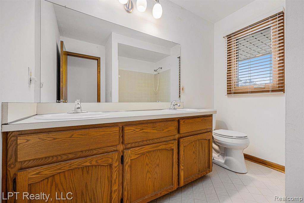 61867 WOODFIELD Way, Washington, MI — Photo 24