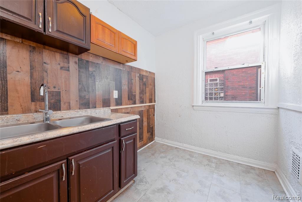 3235 Monterey Street, Detroit, MI 48206 — Photo 5