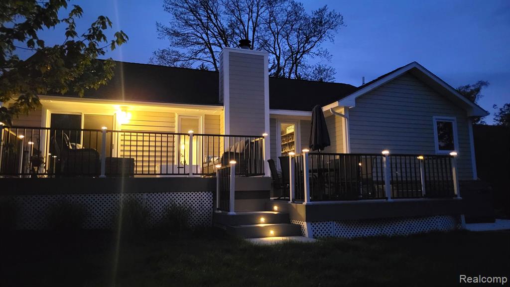 6192 N SHORE Drive, West Bloomfield, MI 48324 — Photo 5
