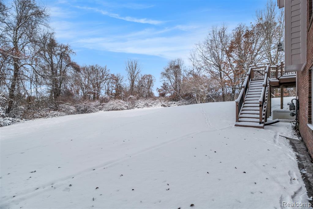 2298 Meadow Court, Leonard, MI 48367 — Photo 47