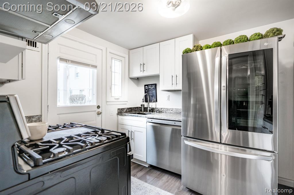 683 Graefield Court, Birmingham, MI 48009 — Photo 12