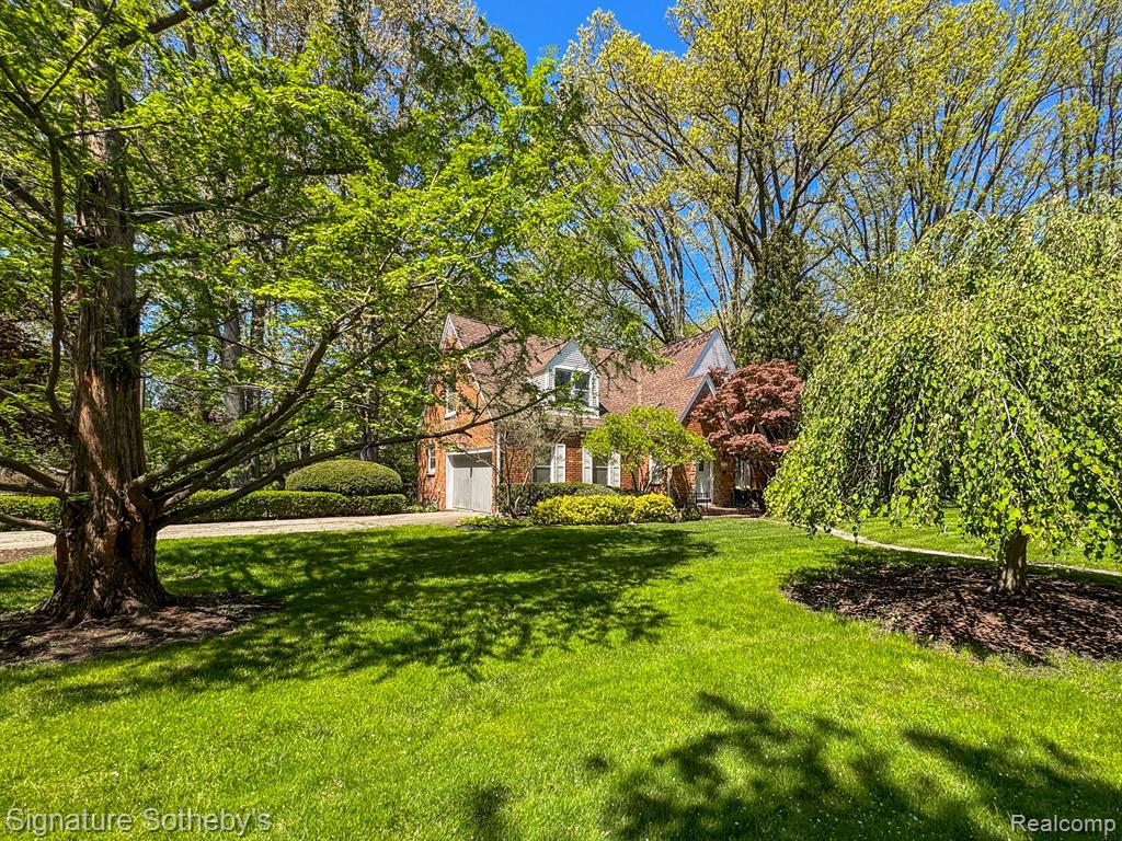 27721 SANTA BARBARA Drive, Lathrup Village, MI 48076 — Photo 31