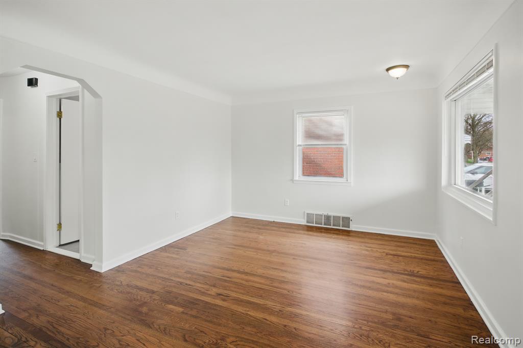 882 STEWART Avenue, Lincoln Park, MI 48146 — Photo 5