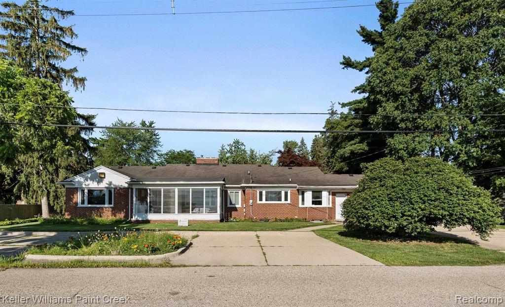 45280 Cass Avenue, Utica, MI 48317 — Photo 2