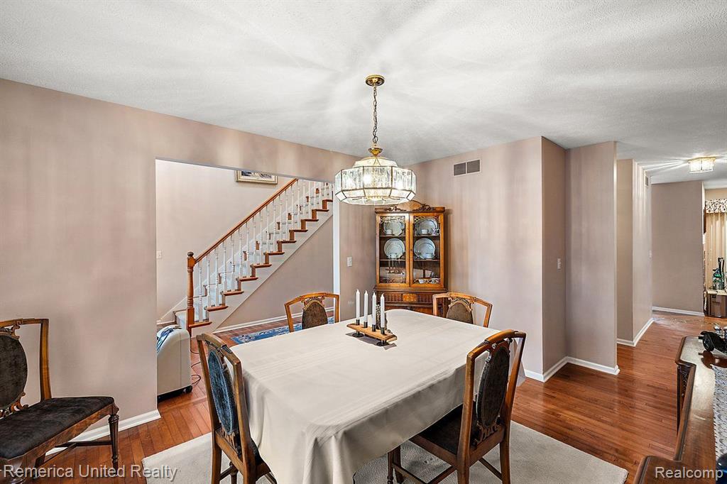 686 W CALEDONIA Street, Howell, MI 48843 — Photo 33