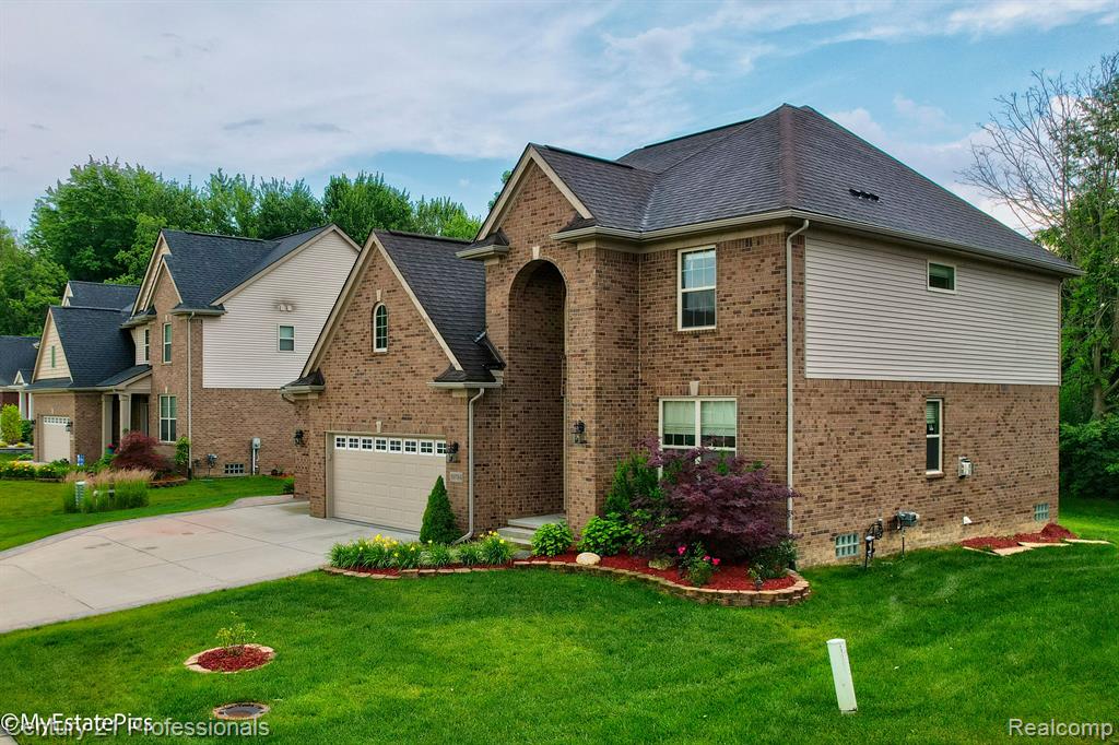 50784 SEVILLA Circle, Novi, MI — Photo 3