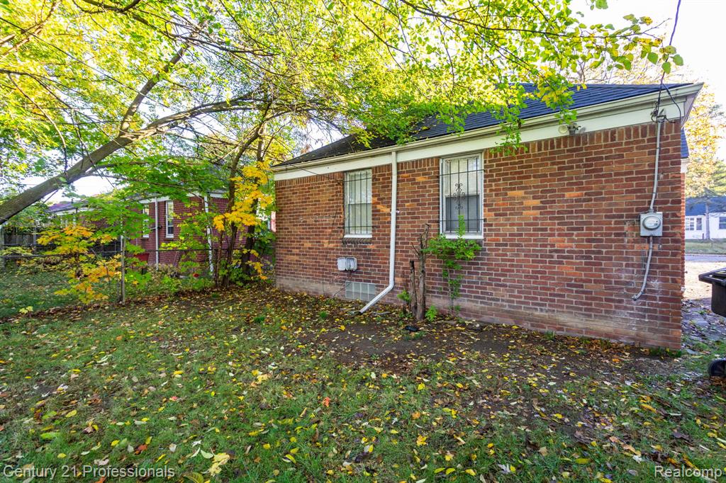 18951 Edinborough Road, Detroit, MI 48219 — Photo 33