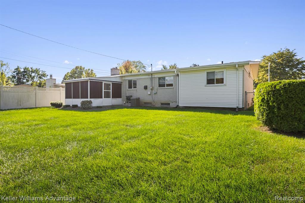 9434 PATTON Street, Livonia, MI 48150 — Photo 21