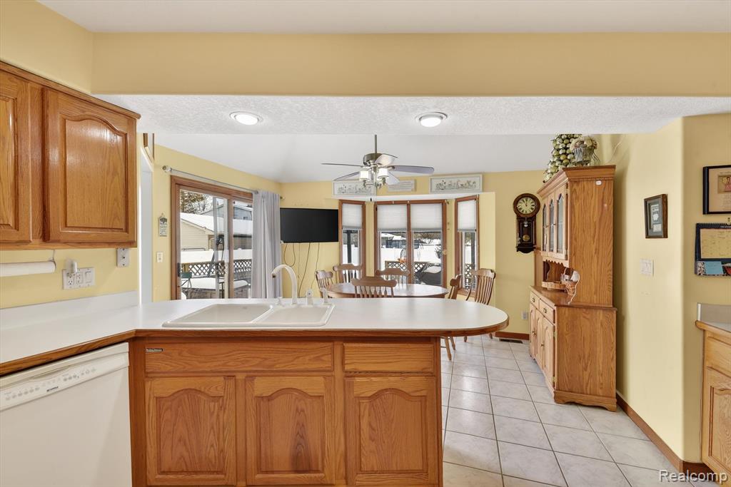 32874 Liparoto Drive, Rockwood, MI — Photo 11
