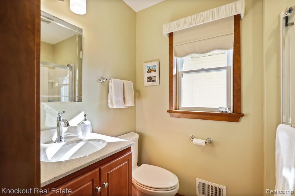 8980 E Curtis Road, Frankenmuth, MI 48734 — Photo 12