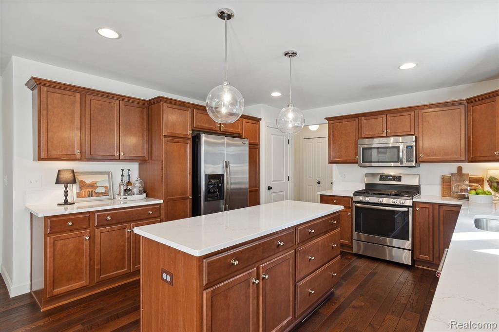6884 WELLINGTON Drive, Dexter, MI 48130 — Photo 13