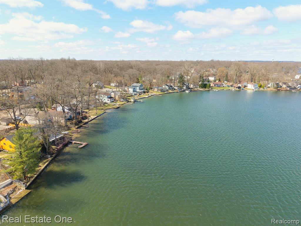 6340 SPORNY Drive, Brighton, MI 48116 — Photo 37