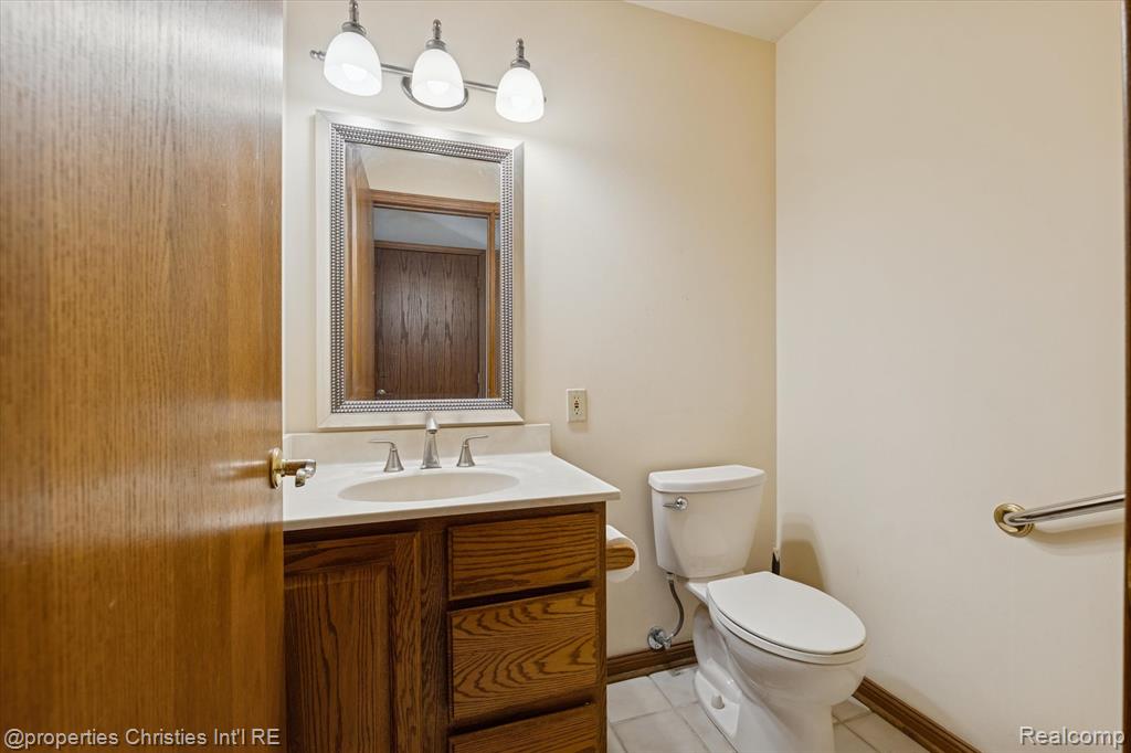 48818 Pebble Lane, Novi, MI — Photo 23