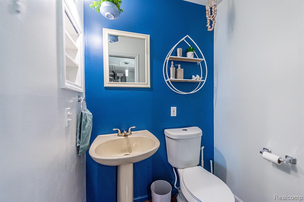 6861 N CLUNBURY Road, West Bloomfield, MI — Photo 31