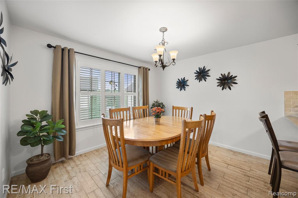 915 Country Club Drive, 32, Saint Clair Shores, MI 48082 — Photo 12
