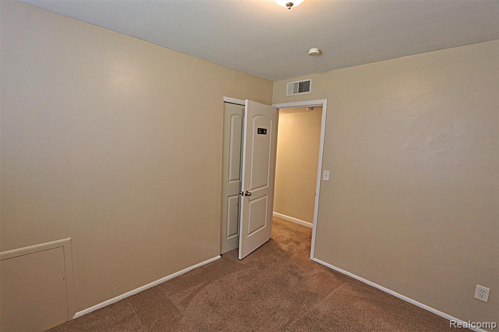 8250 N Henry Ruff Road, Westland, MI — Photo 16