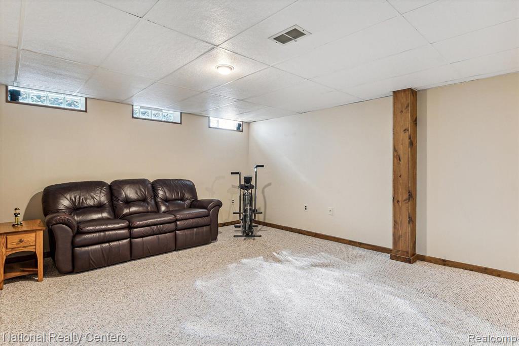 42372 COTSWOLD Court, Northville, MI 48168 — Photo 49