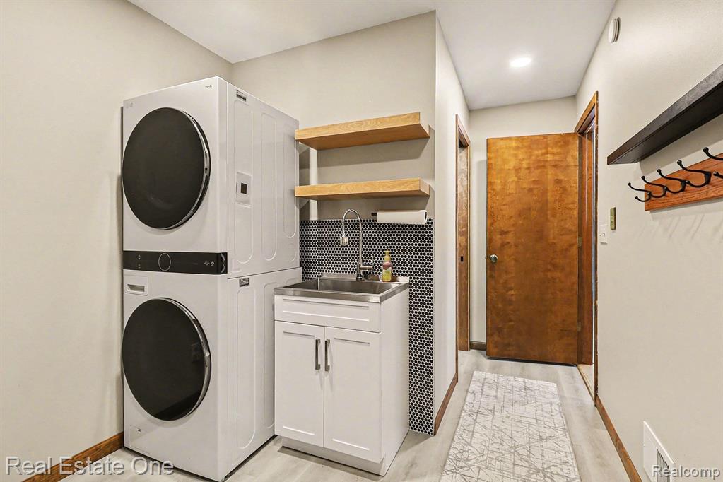 6226 Pinewood Drive, Clarkston, MI — Photo 15