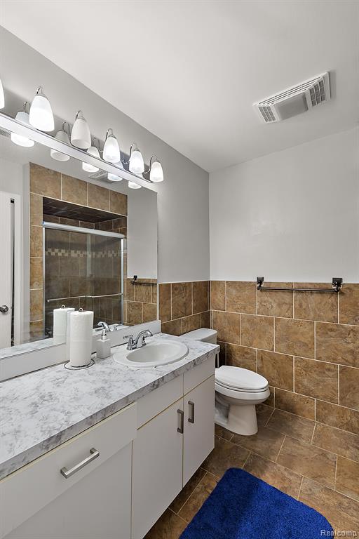 6660 RIDGEFIELD Circle, Unit #204, West Bloomfield, MI — Photo 14