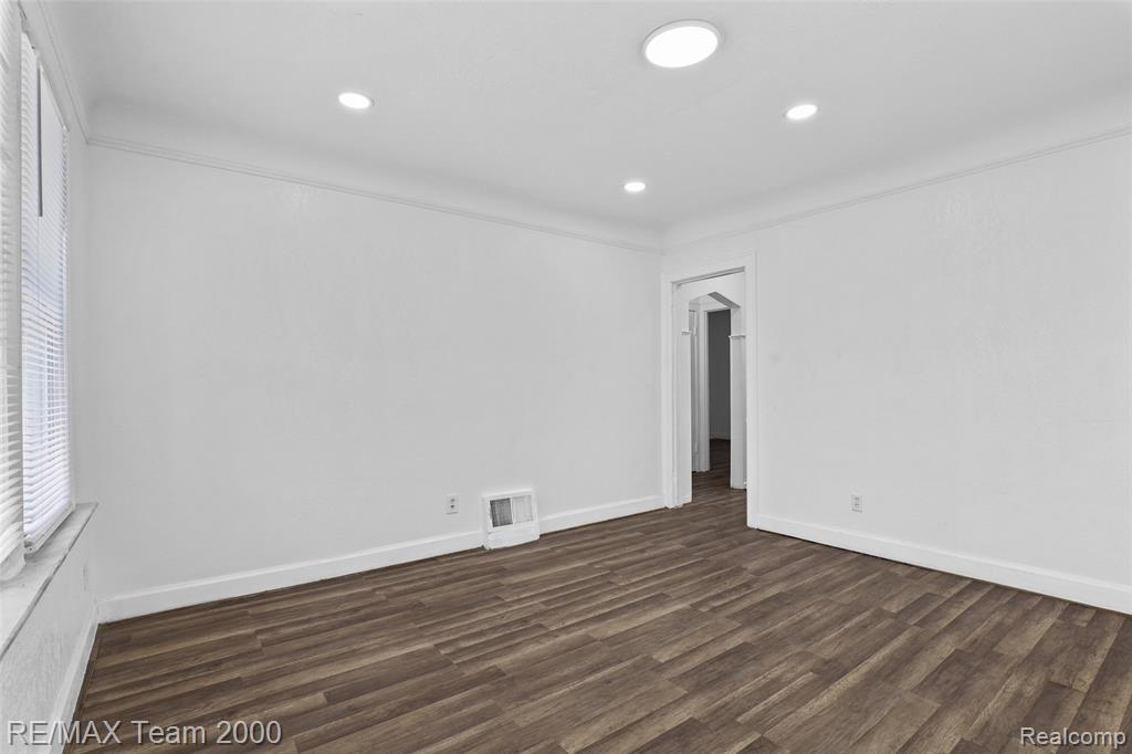 6900 Westwood Street - Photo 4