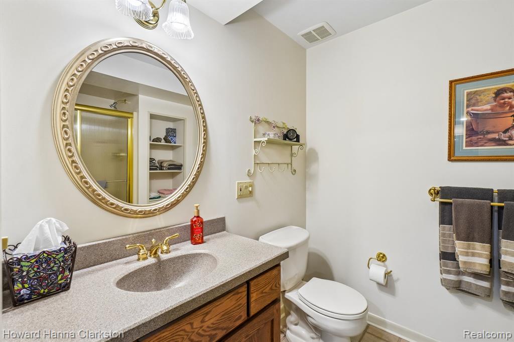 12120 Carriage Trail Drive, Davisburg, MI 48350 — Photo 32