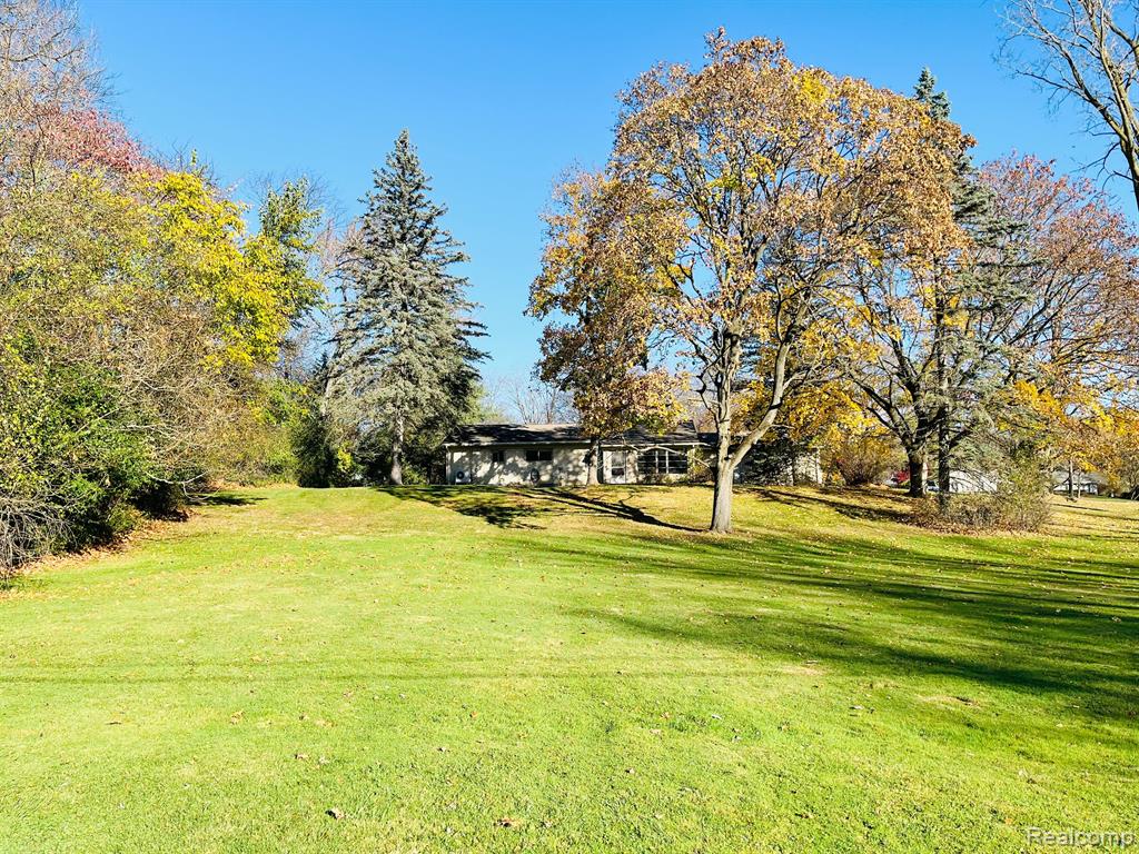 460 N EVANSDALE Drive, Bloomfield Hills, MI 48304 — Photo 34
