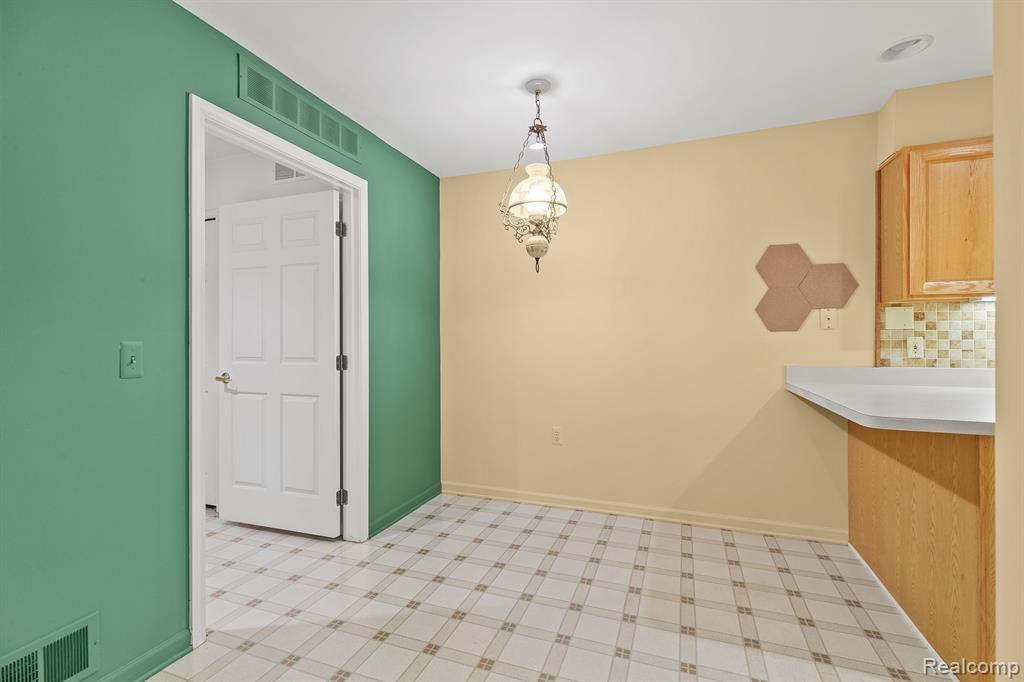 21334 MULBERRY Court, 50, Farmington Hills, MI 48336 — Photo 19